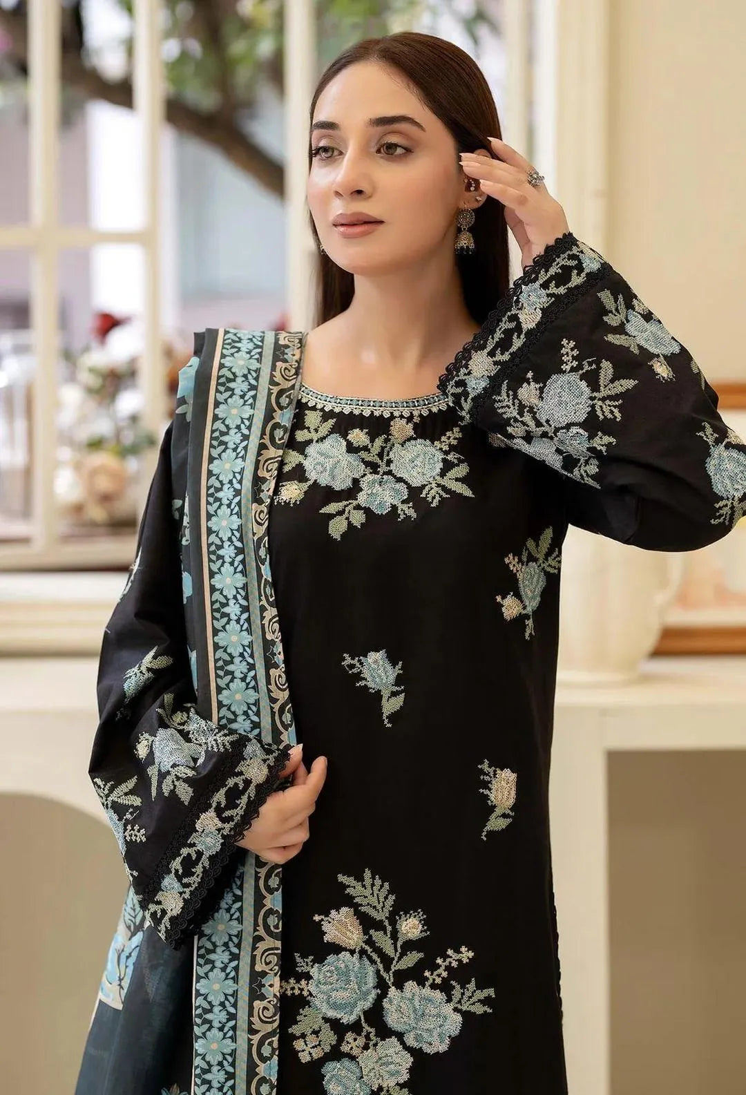 3 Pcs Women's Unstitched Embroidered Suit